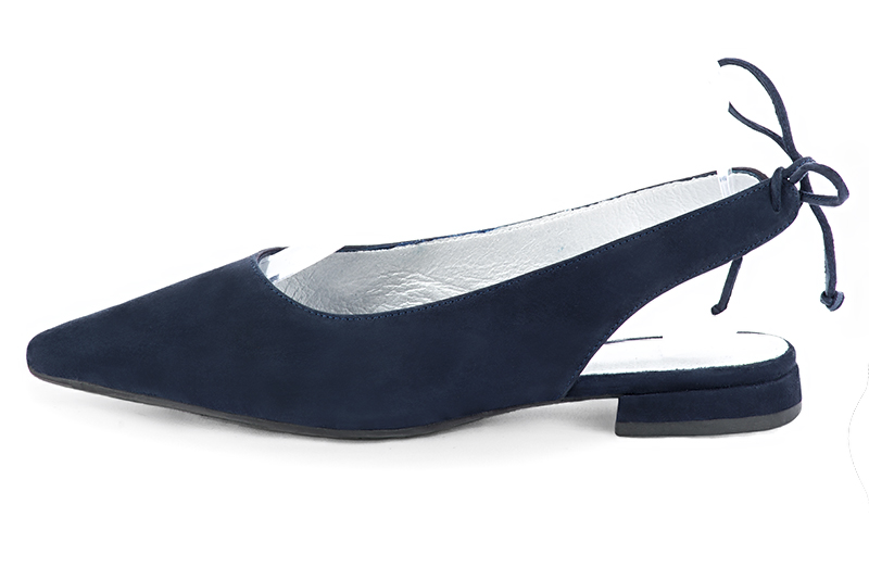 Navy blue women's slingback shoes. Pointed toe. Flat block heels. Profile view - Florence KOOIJMAN